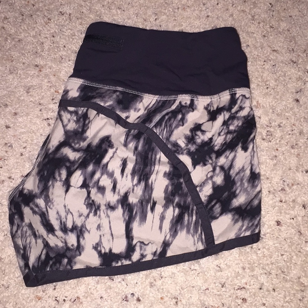 Lululemon athletic shorts - Picture 4 of 4